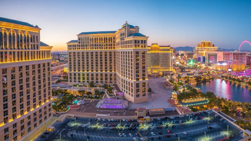 Best Time to Book Flights from Los Angeles to Las Vegas for Less